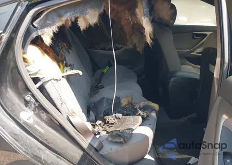 2013 Hyundai Elantra Gls z USA, uszkodzony, nr VIN 5NPDH4AE9DH274172